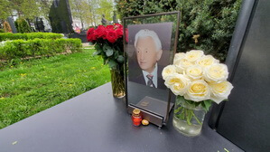 Памятник с фото на стекле образцы